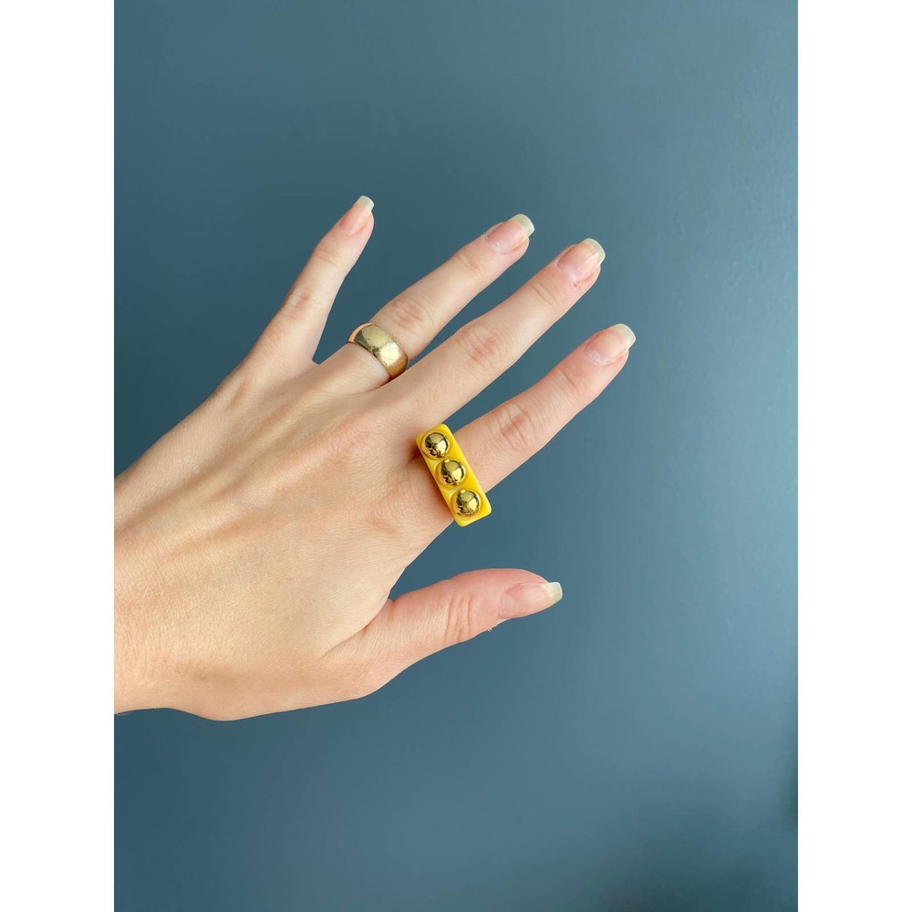 y2k yellow/gold square chunky bar ring, 8